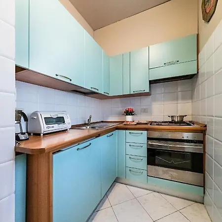 Apartment Al Vittoriale 3 By Wonderful Italy *